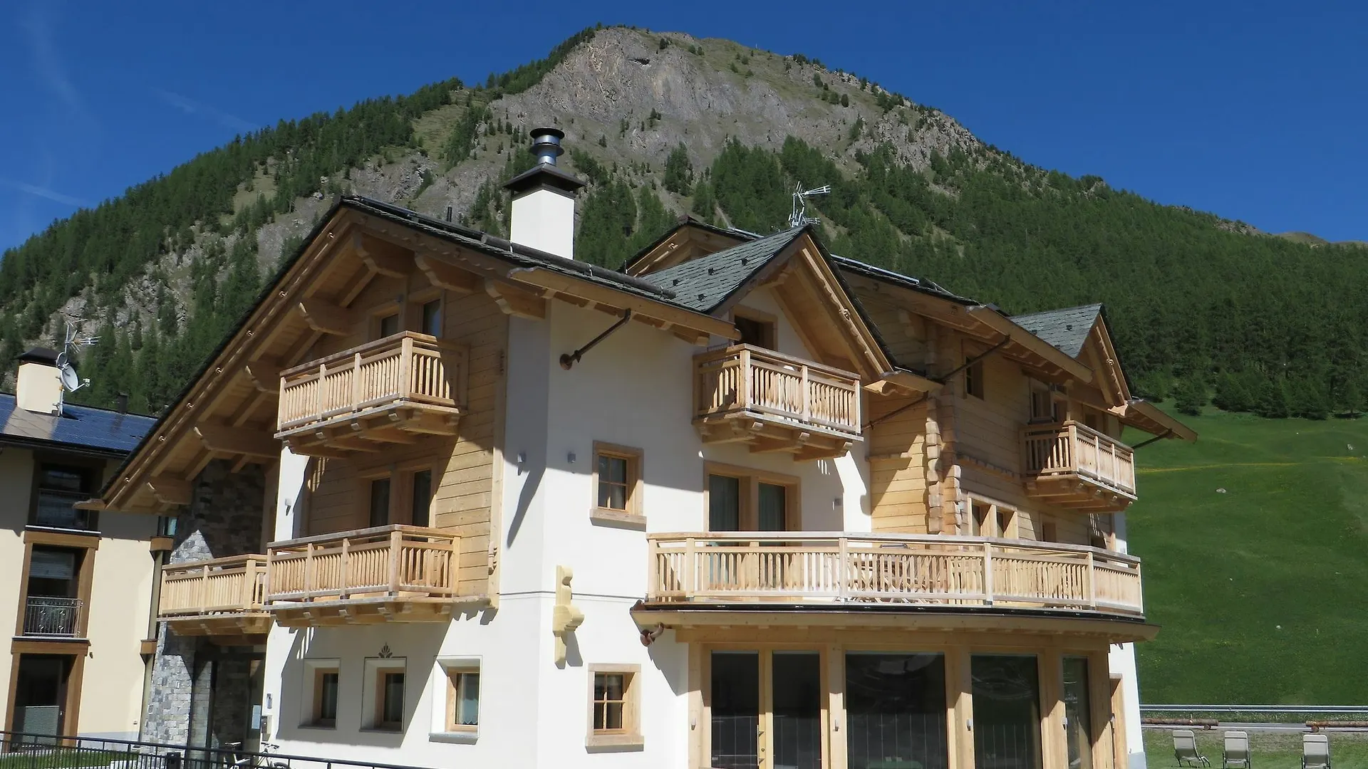 B&B Ecohotel Chalet Des Alpes Livigno Italy