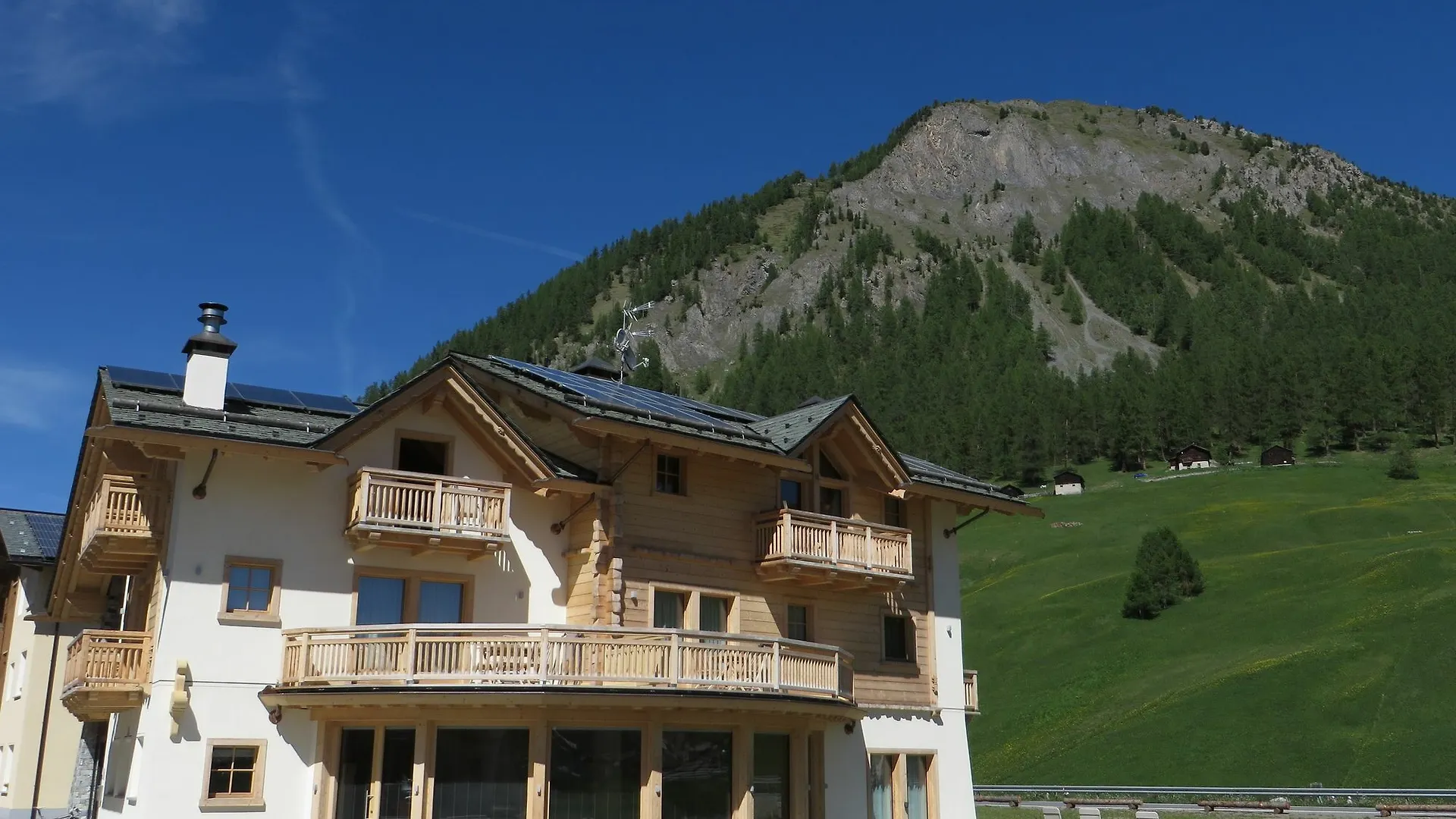 B&B Ecohotel Chalet Des Alpes Livigno 3*,